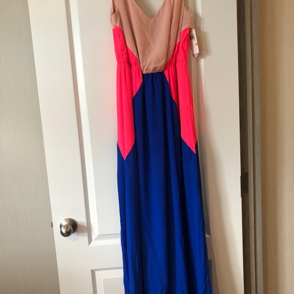NWT Gianni Bini Long Sleeveless Dress - Picture 2 of 11